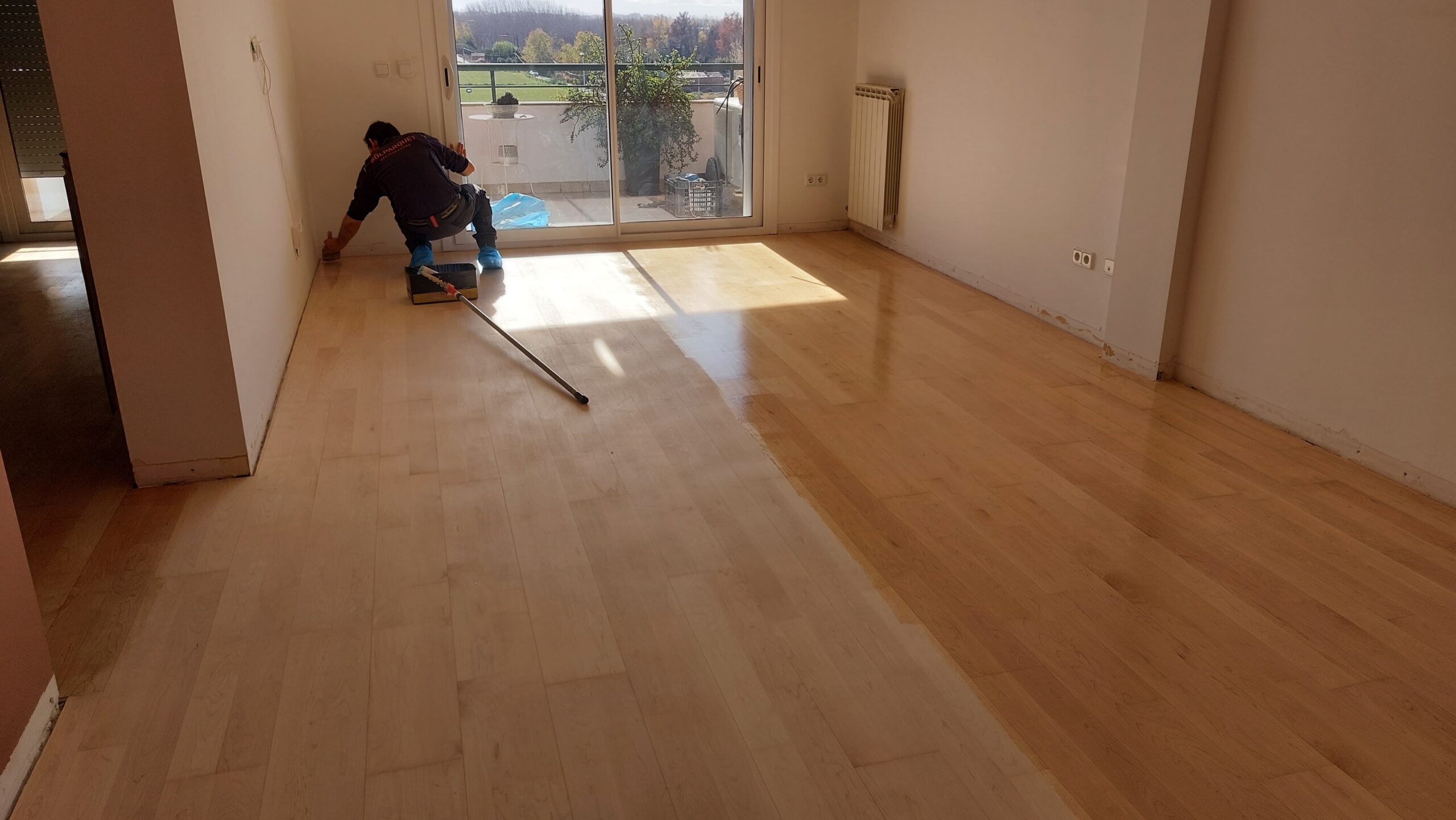 Barnizado de parquet en un piso por Solparquet en Lleida
