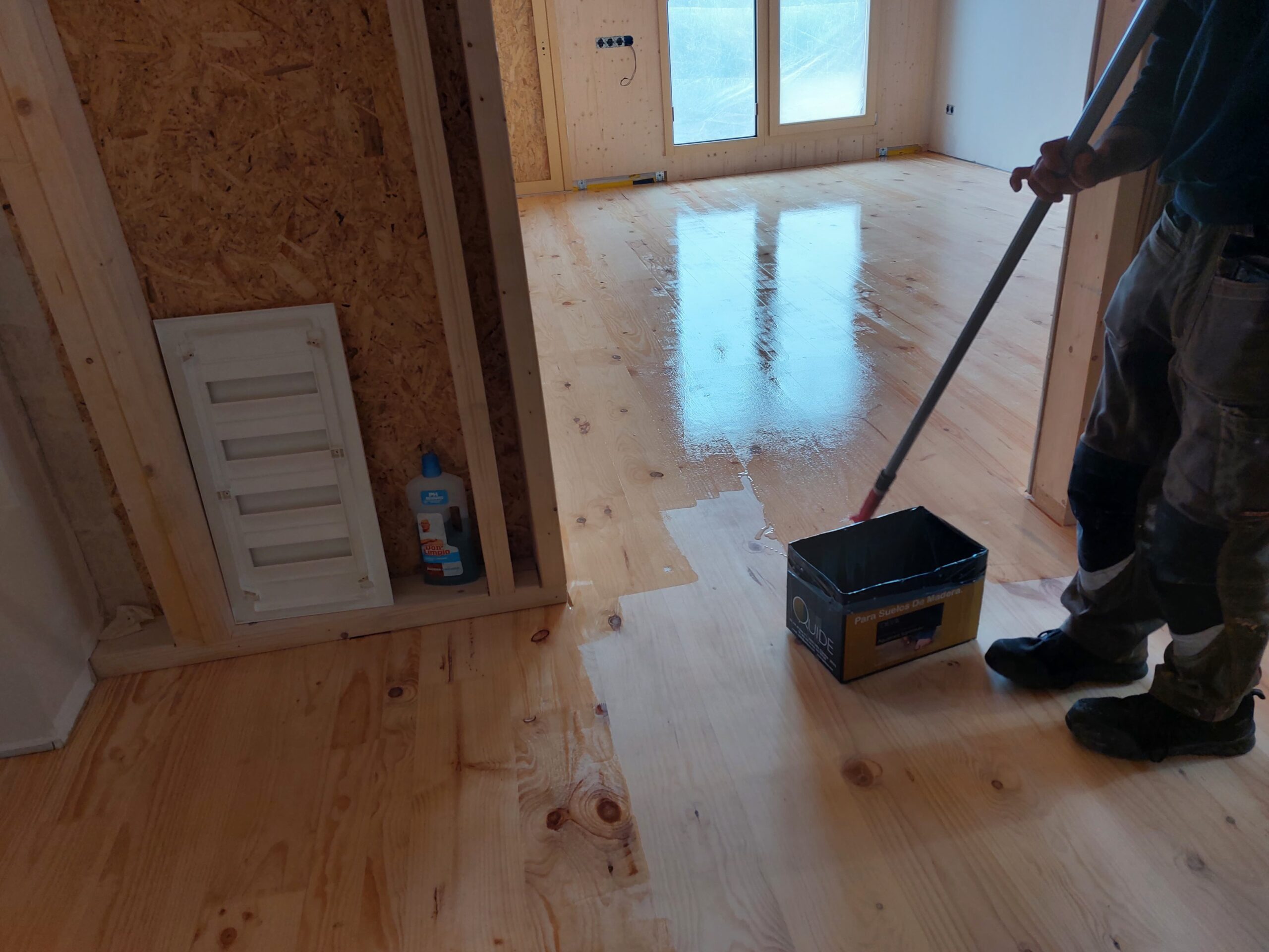 Segellat d'un terra de fusta en obra nova a Lleida
