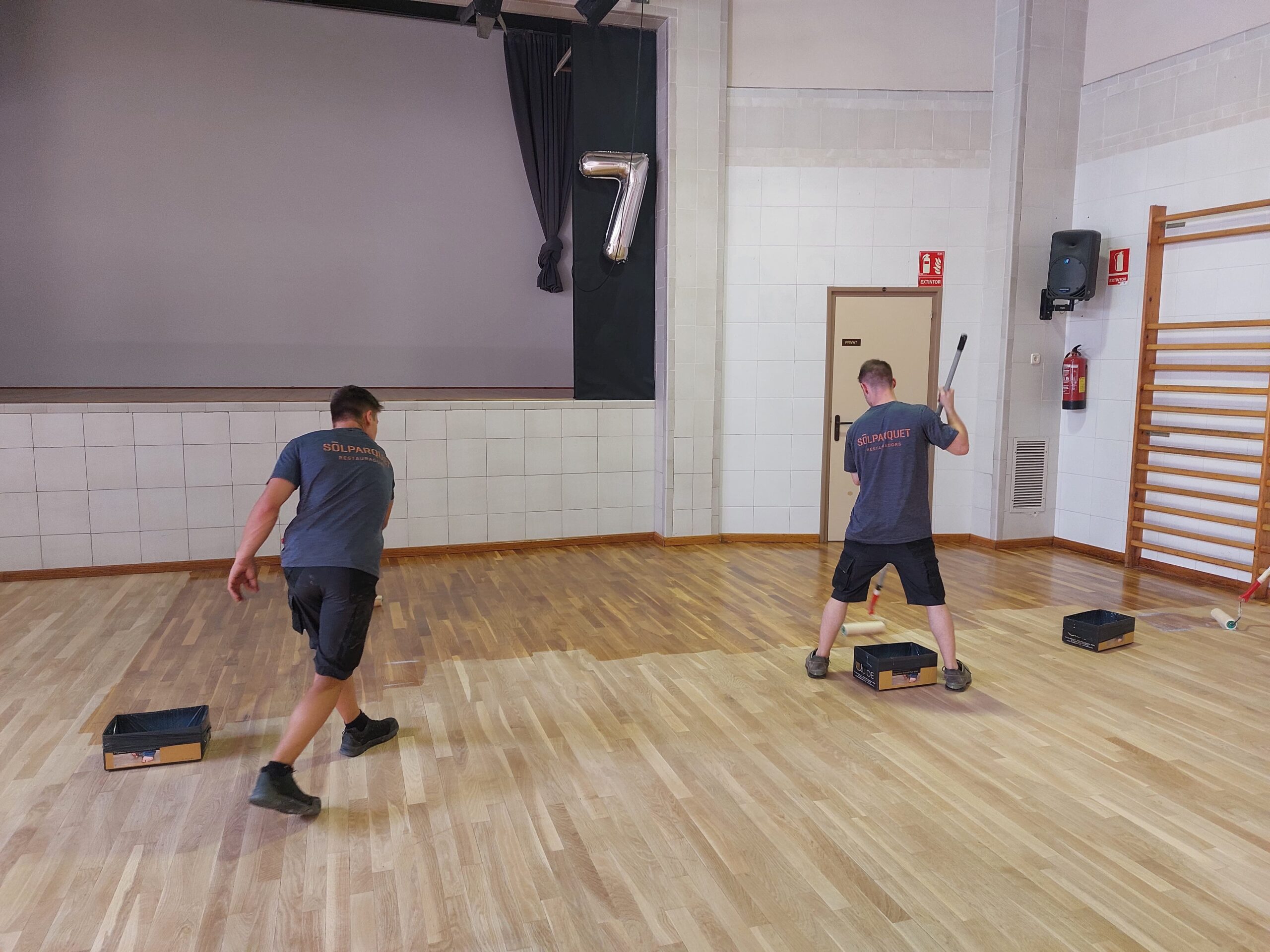 Envernissat de parquet després del poliment