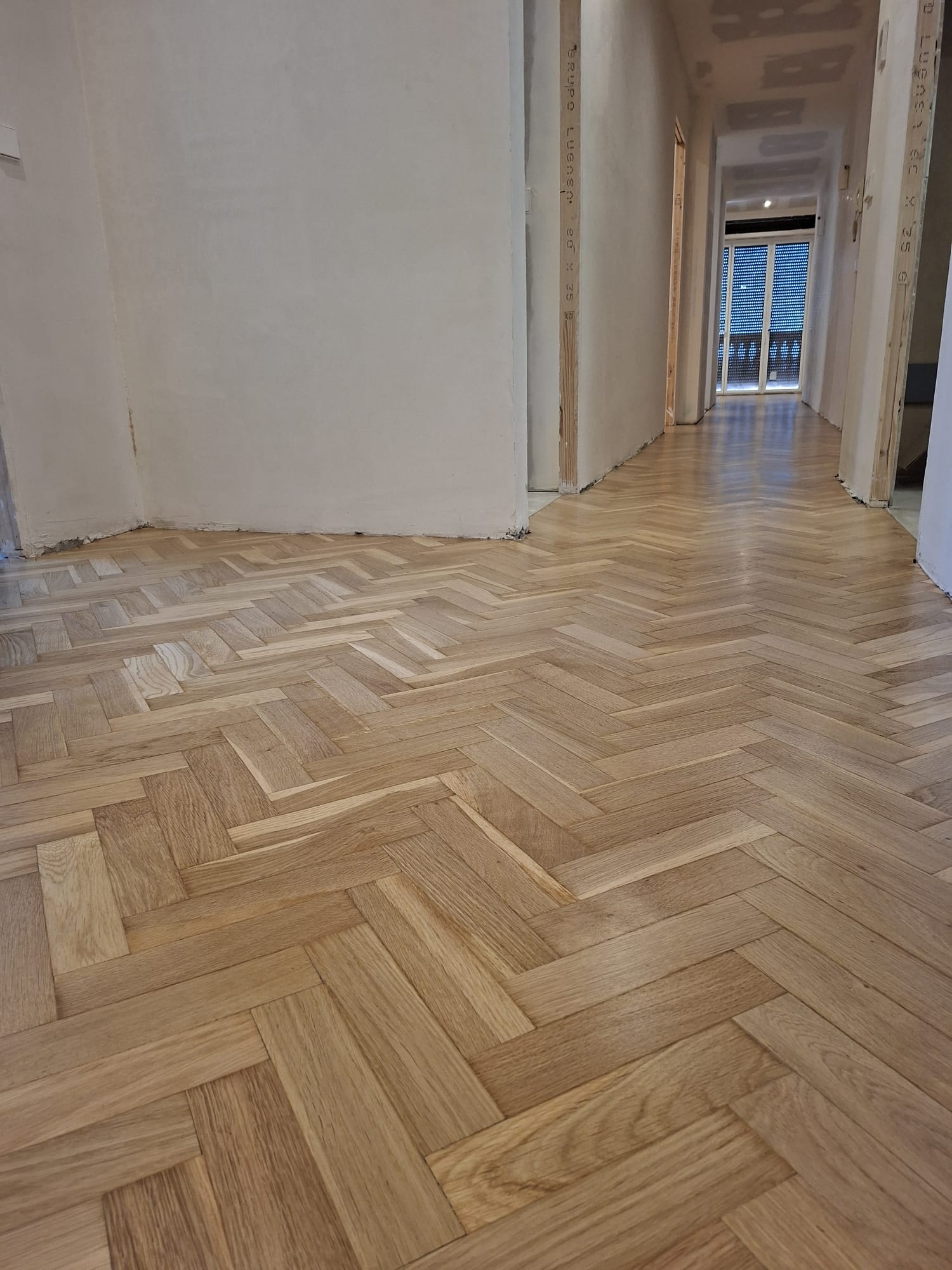Parquet de roure en espiga acabat per Solparquet a Lleida